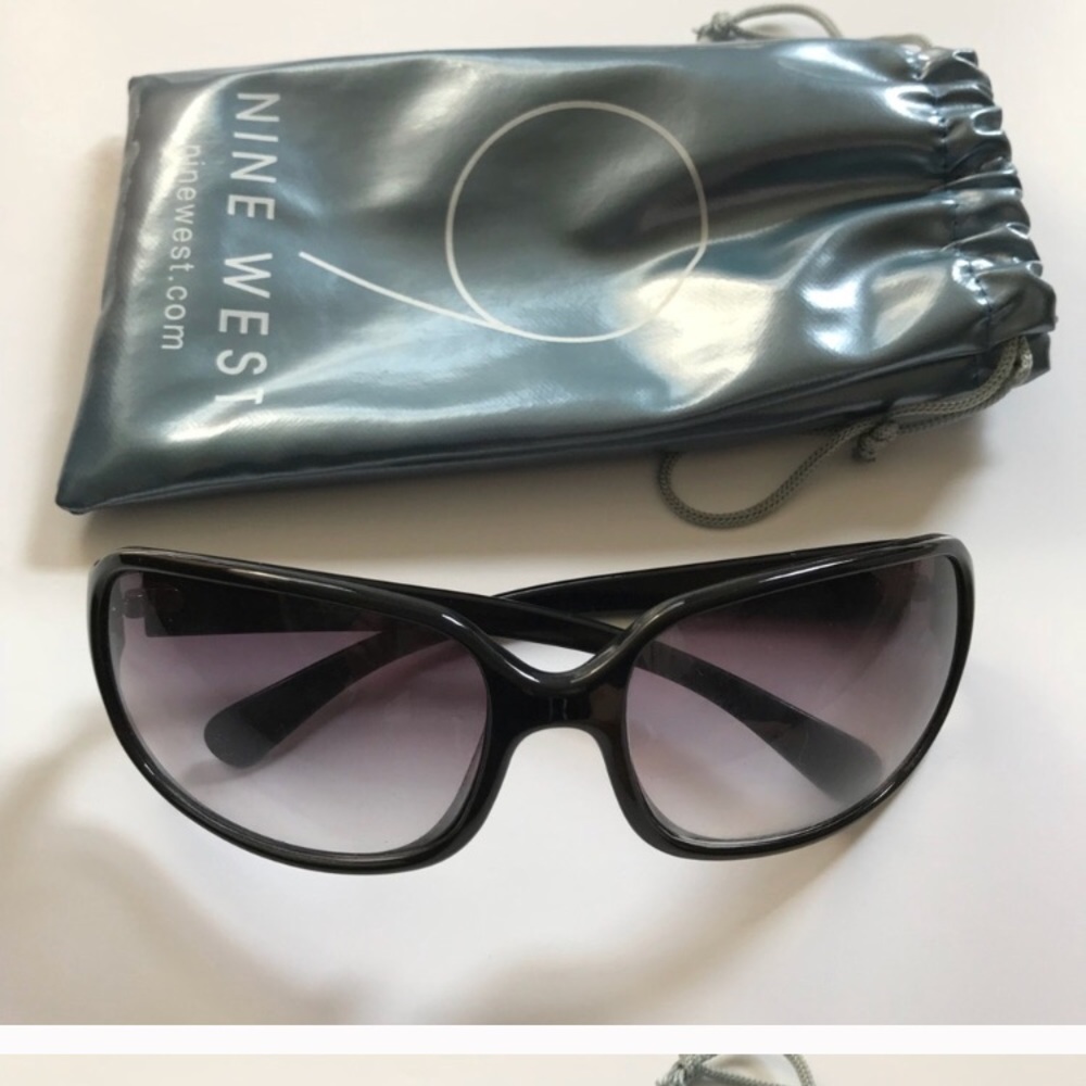 Steve Madden square sunglasses